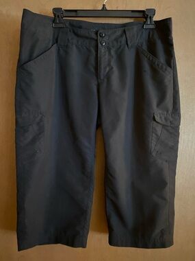 Columbia Black Omni-Shade crop capri pants for hiking or casual wear